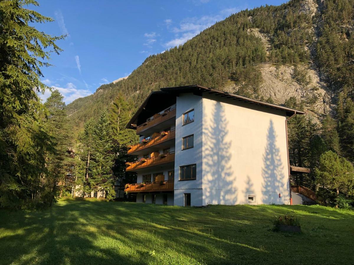 Karwendel-Lodge Scharnitz Exterior photo